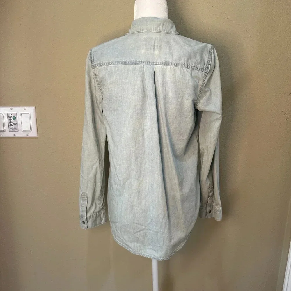 OLD NAVY Classic Chambray Light Denim Button Down Long Sleeve - size small - Picture 4 of 6